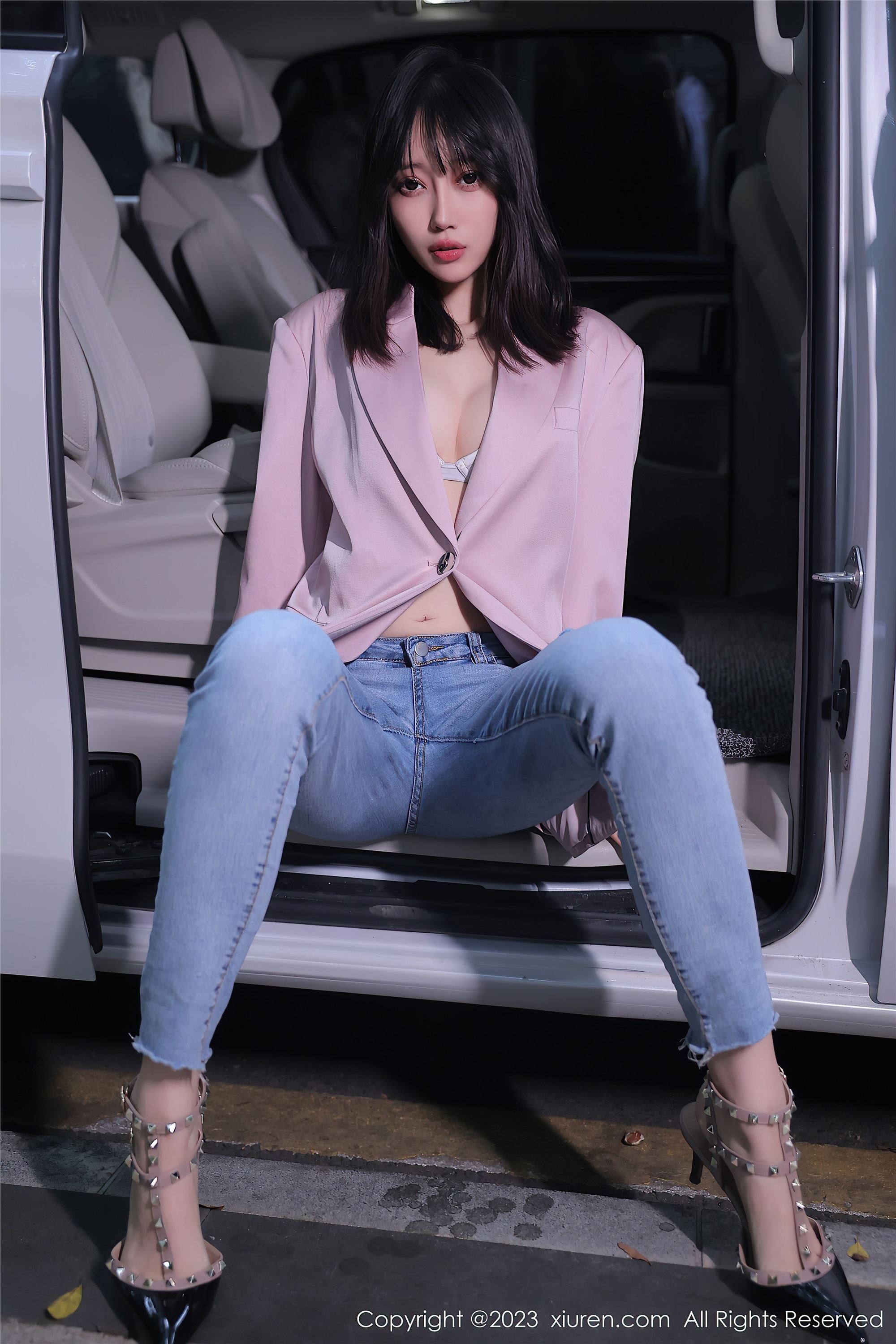 XiuRen秀人网  2023.03.03 NO.6355 玥儿玥er 万宁旅拍